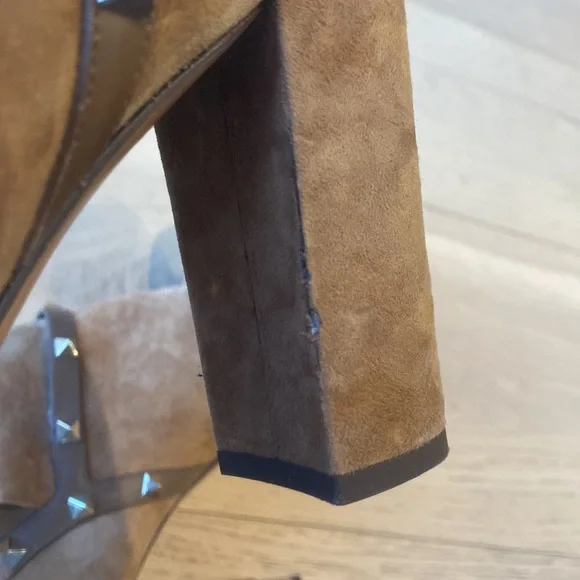 Valentino tan suede Rockstud booties sz. 41.5 - Picture 7 of 14